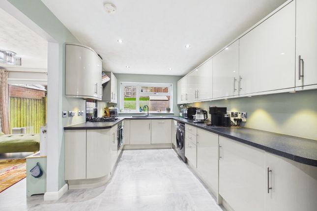 14, The Spinney, Buckinghamshire photo 3
