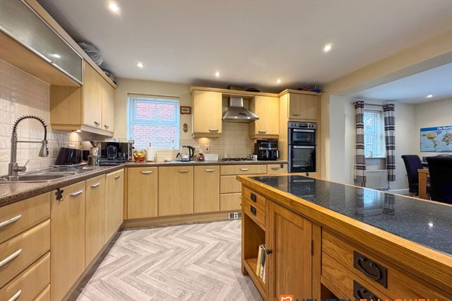 8 Pond Close, Newark photo 2