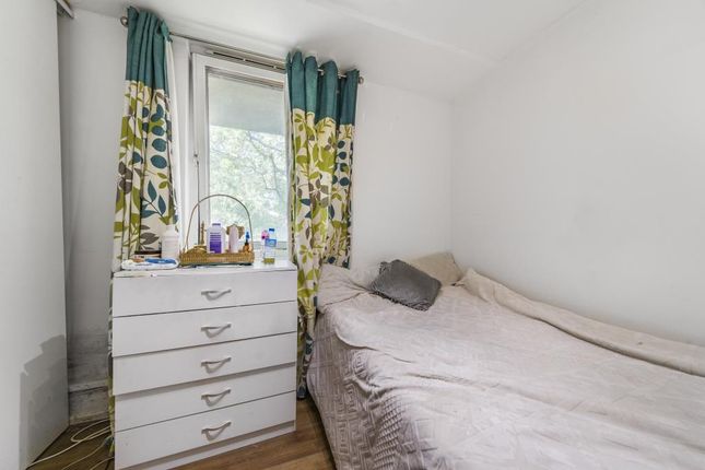Flat for sale in Great Western Road, Westbourne Green