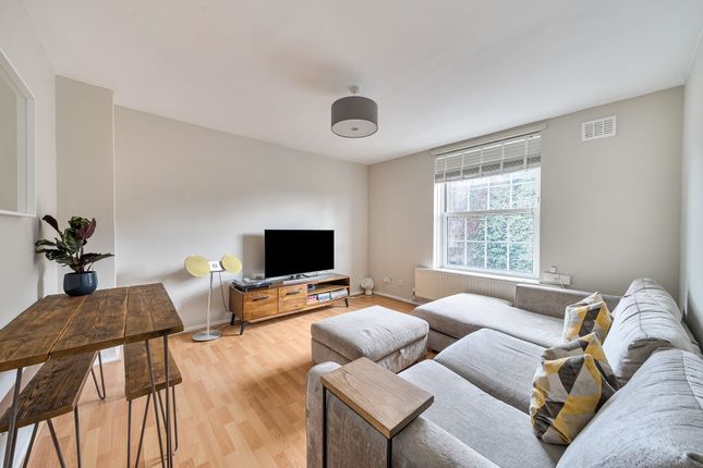 Flat 28, Grace House Vauxhall Street, London photo 2