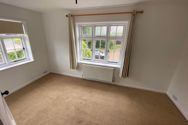 Detached house to rent in Collaroy Road, Cold Ash, Thatcham