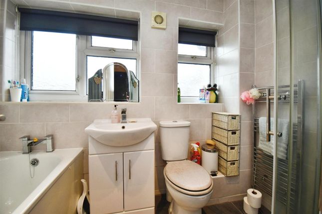 End terrace house for sale in Bradford Avenue, Hull