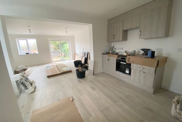 52A, TOWCESTER ROAD, OLD STRATFORD photo 2