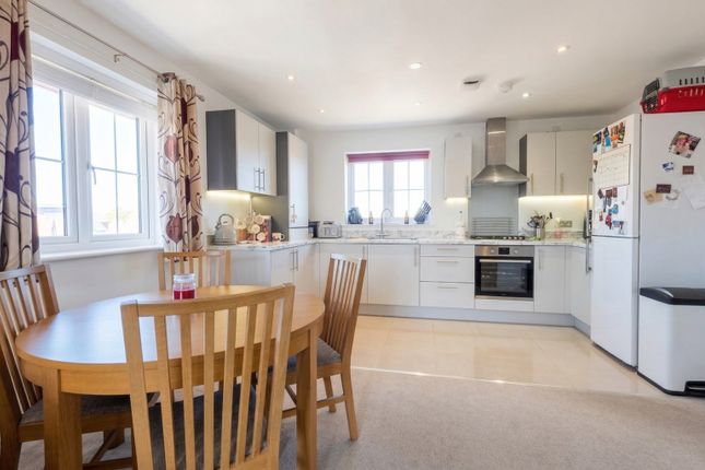 Flat 7, Tiller House, Finchwood Park photo 2
