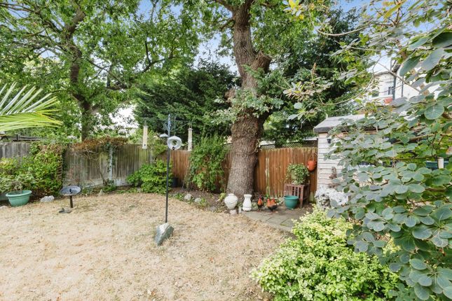 4, Catherine Close, Essex photo 4
