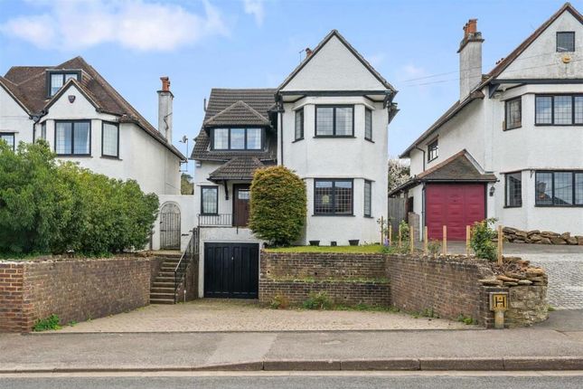 4-bed detached on 14, Binscombe Lane, Godalming, £750,000