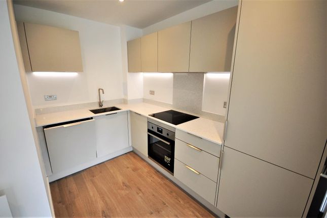 Thumbnail Flat to rent in London Square, St. Albans Road, Watford