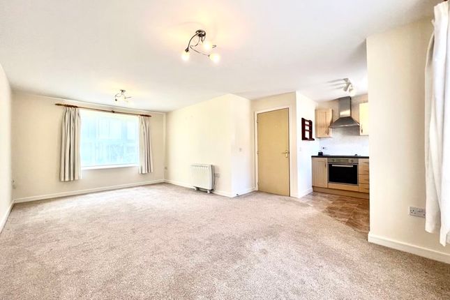23, Buzzard Road, Calne photo 3