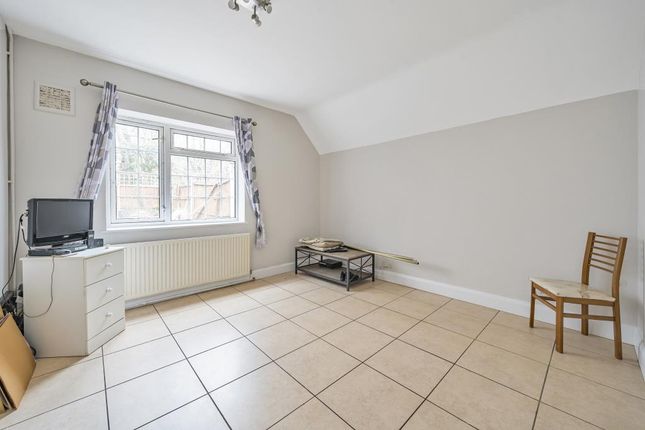 Detached house to rent in Slough, Berkshire