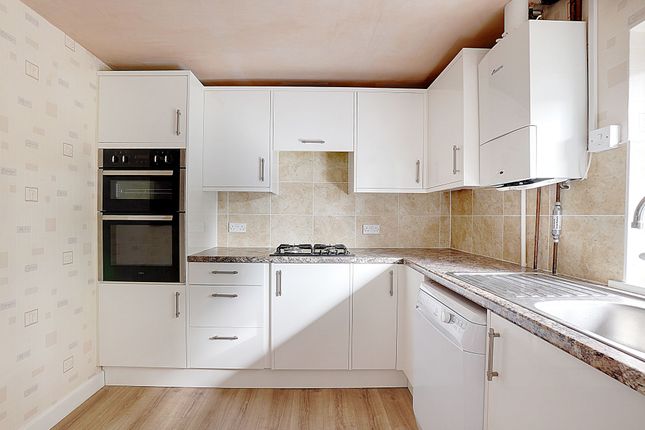71 Duchess Of Kent Drive, Walderslade photo 3