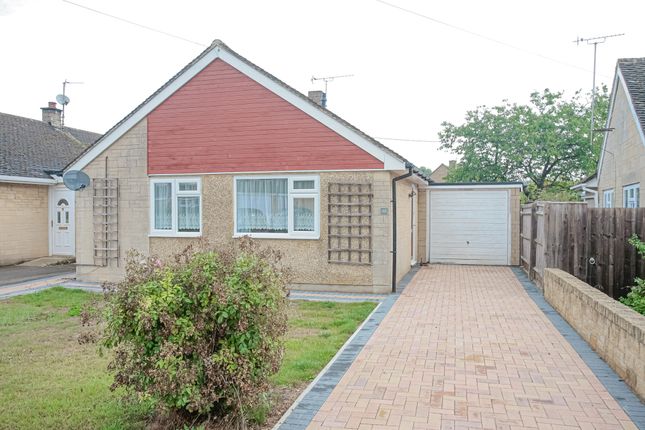 Thumbnail Detached bungalow to rent in St Johns Road, Tackley, Kidlington