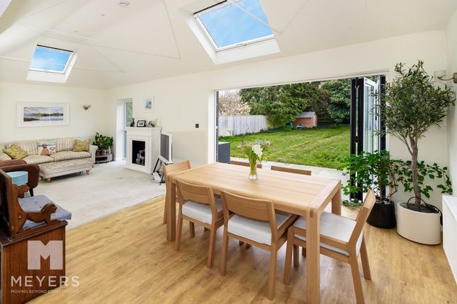 6, Highfield Road, Ringwood photo 2