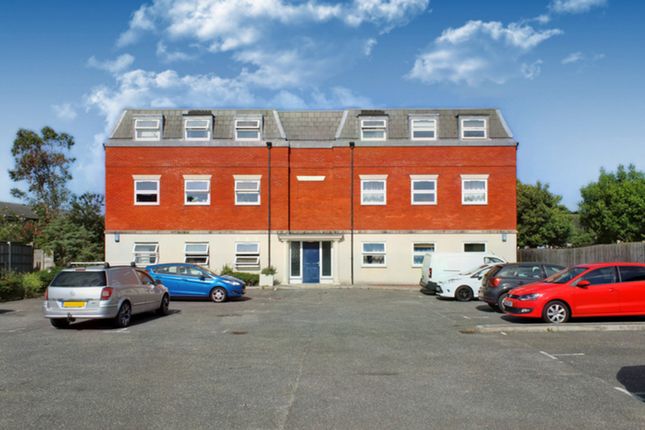 Flat for sale in Saffron Drive, Wickford