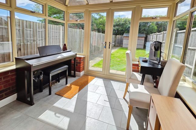 3, Dickinson Road, Heckington photo 3