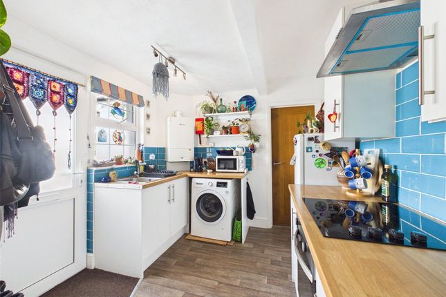 Flat 2, 3, Burn View, Cornwall photo 4