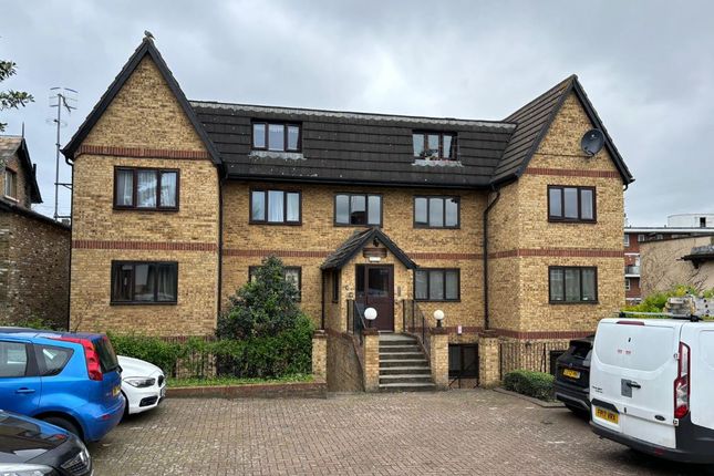 Thumbnail Flat for sale in Flat 10 Brushwood Lodge, 16 Lower Park Road, Belvedere, Kent