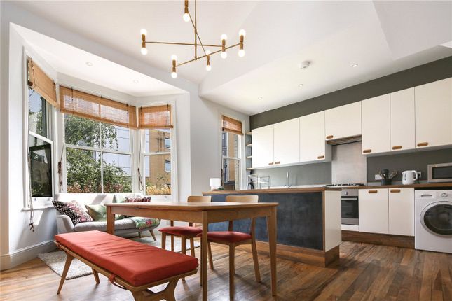 Top Floor Flat, 209, Richmond Road, London photo 4