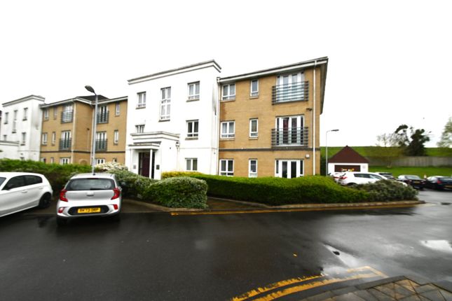 Thumbnail Flat for sale in Sovereign Heights, Langley, Berkshire