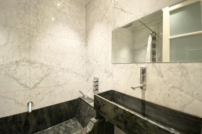 Flat 1, 131 Harley Street, London photo 5