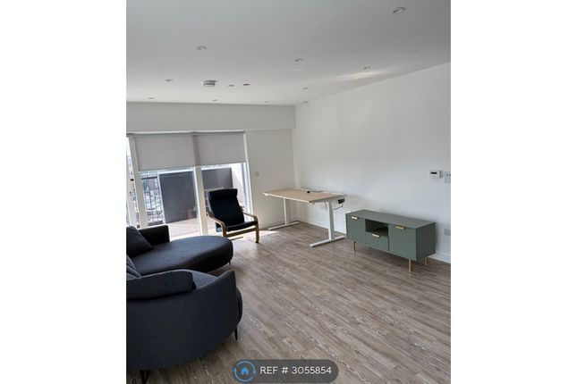 Flat, Culvert West House Masons Avenue, Harrow photo 3