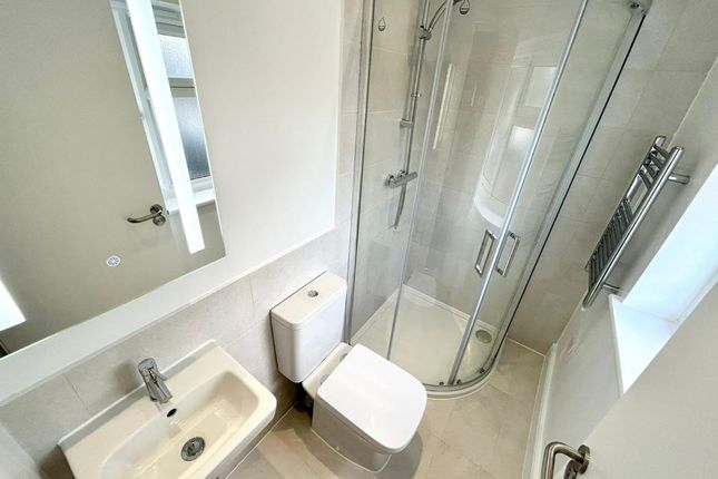 28, Deerbarn Road, Guildford photo 4