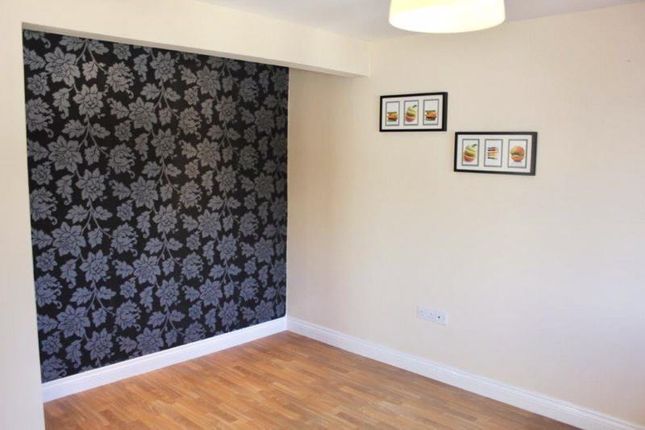 35, FFF Bush Avenue, Bristol photo 3