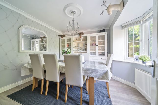 25, Barkway Drive, Orpington photo 3