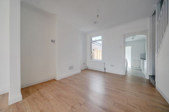 23, Manor Road, Erith photo 4