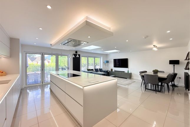 1, Whimberry Drive, Stalybridge photo 3