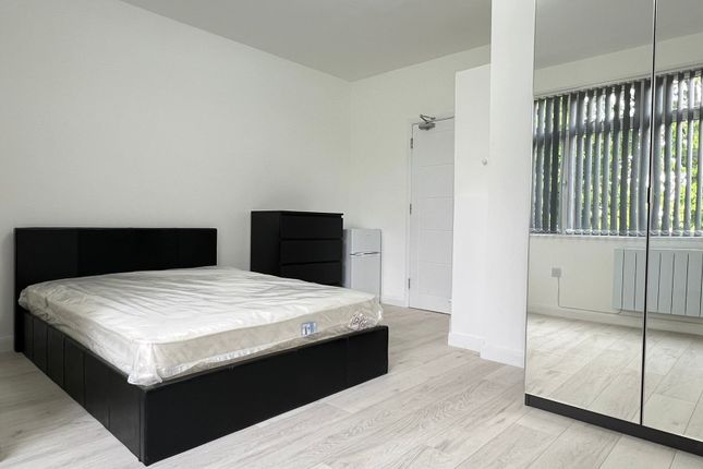 Thumbnail Room to rent in Kingston Road, Luton, Bedfordshire