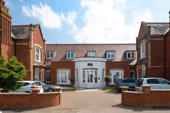 2-bed flat on Flat 13, Whitstable, £360,000