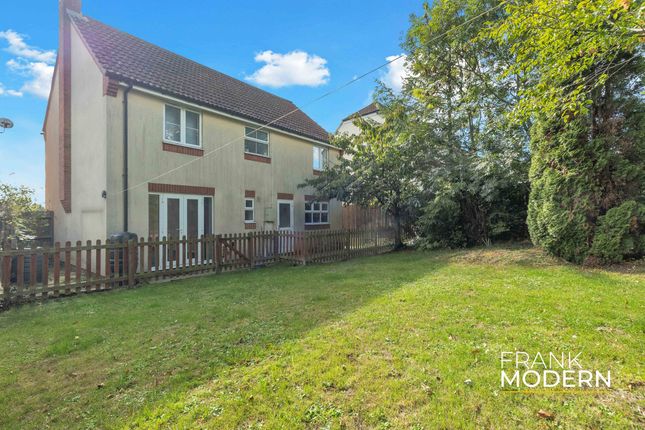 29 Millers Close, Bourne photo 4