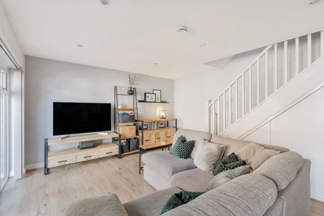 4, Crystal Place, Worcester Park photo 2