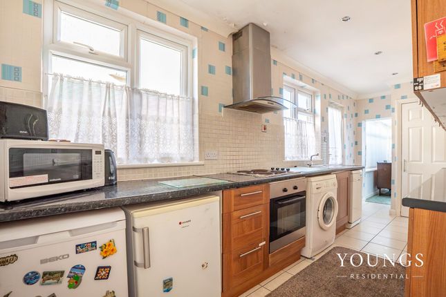 35 Church Road, Benfleet photo 4