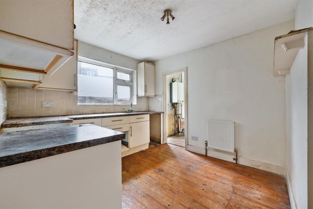 52, University Road, Colliers Wood photo 4