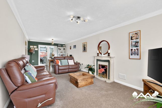 20, Thorneylea, Blackburn photo 4