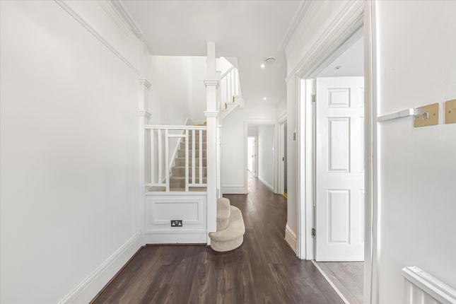 9, Hampstead Gardens, Golders Green photo 3