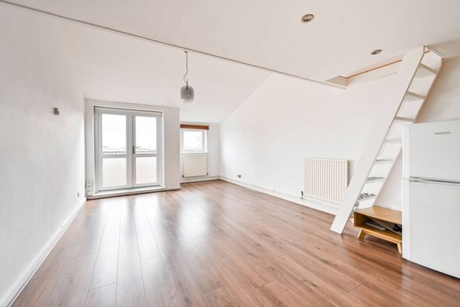 Thumbnail Flat to rent in Bracknell Close N22, Wood Green, London,