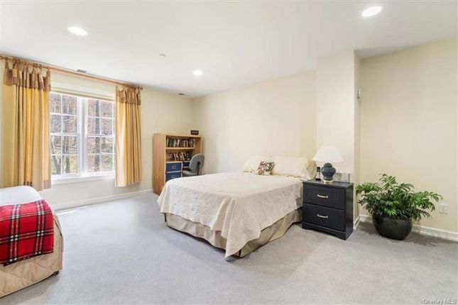 Town house for sale in 38 Weavers Hill, Mount Kisco, New York, United States Of America