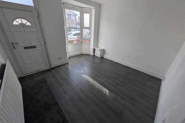 Studio terraced on Addenbrooke Street, Wednesbury, £945/mo