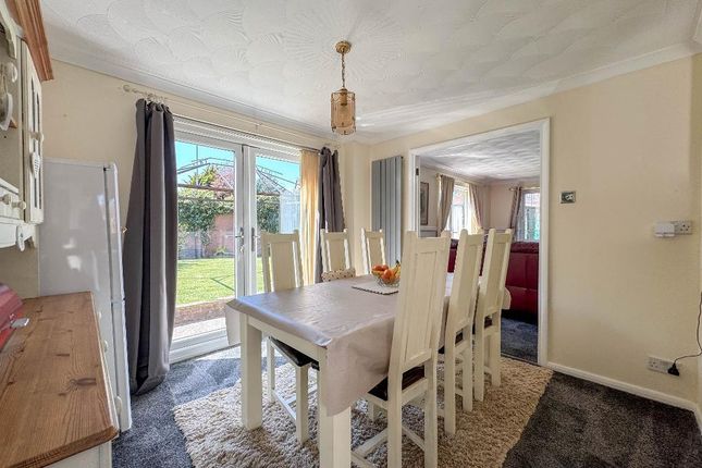 12, Fulmar Close, Melksham photo 4
