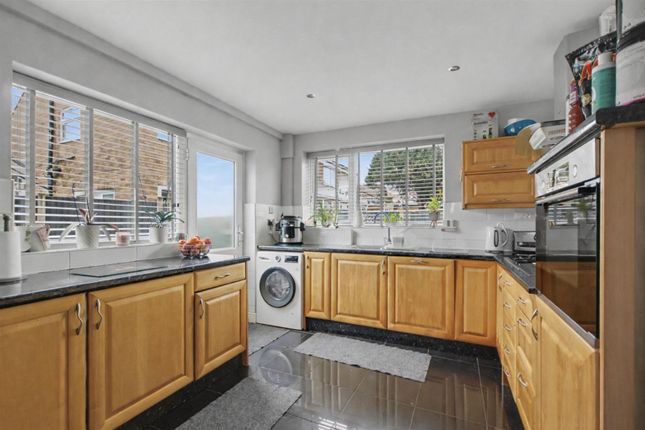 4, Newland Close, Nottingham photo 4