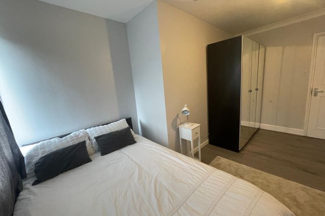 Shared accommodation to rent in Chamberlayne Road, London