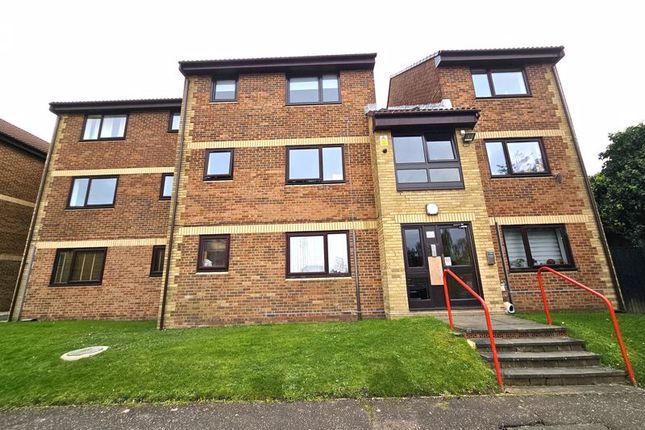 Flat for sale in Roots Hall Drive, Southend-On-Sea