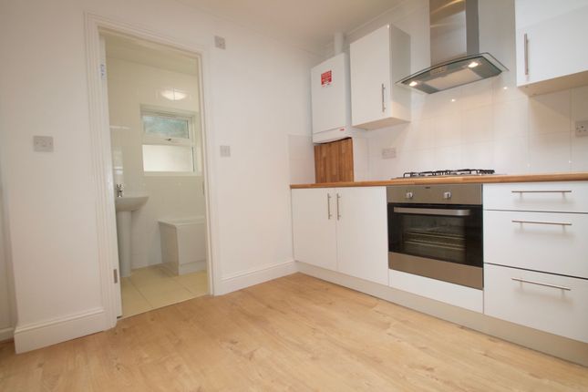 Terraced house to rent in Glenavon Road, London