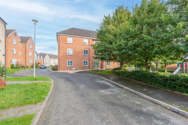 Flat for sale in Fishers Mead, Long Ashton, Bristol