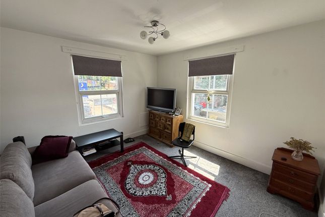 507, London Road, Buckinghamshire photo 2