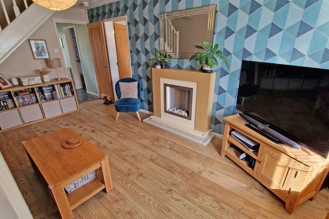87, Windrush Drive, Hinckley photo 2