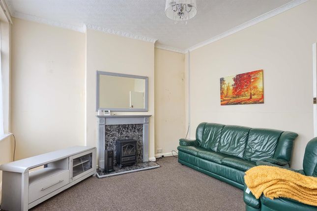 Thumbnail Flat to rent in Queen Street, Withernsea