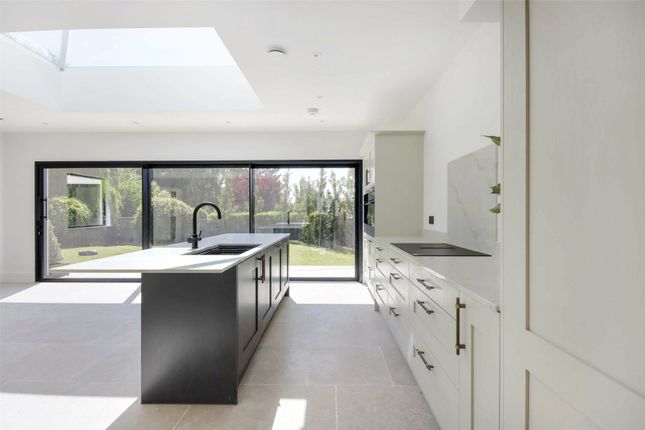 The Willows, 121, Noahs Ark, Sevenoaks photo 3
